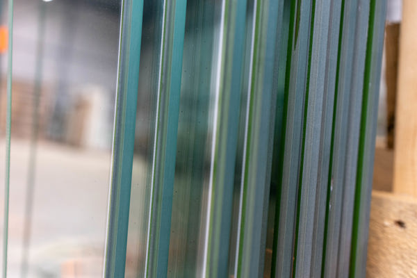 Allframe achterzetraam met Fineo vacuümglas voor ultradunne isolatie